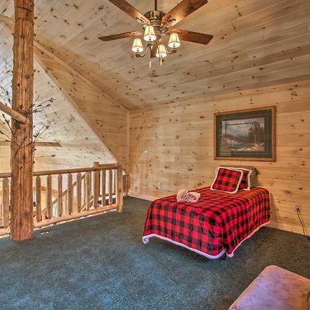 The Phoenix Cabin With Hot Tub In Gatlinburg! Exterior foto