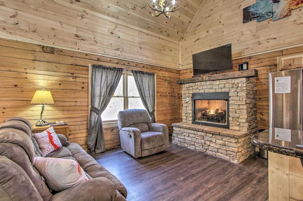The Phoenix Cabin With Hot Tub In Gatlinburg! Exterior foto