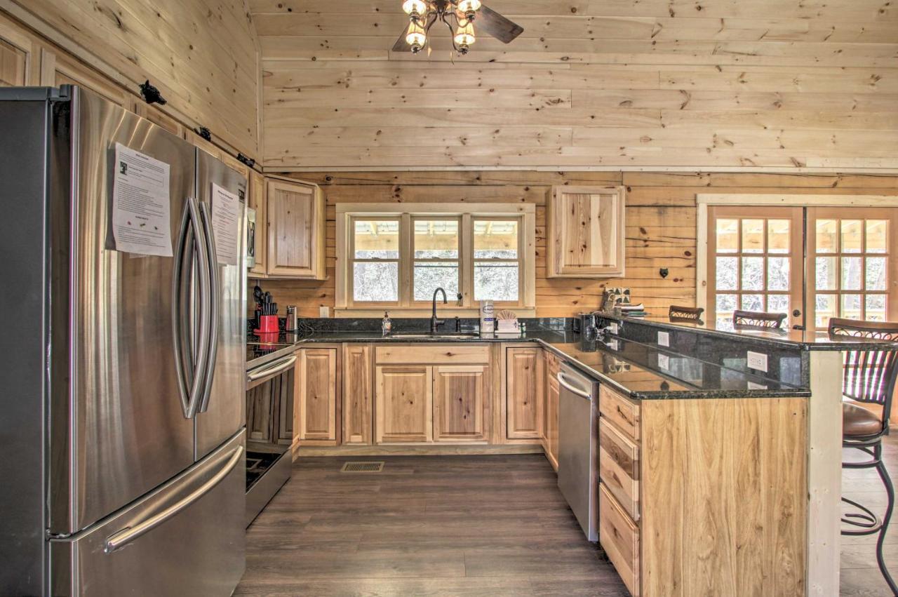 The Phoenix Cabin With Hot Tub In Gatlinburg! Exterior foto