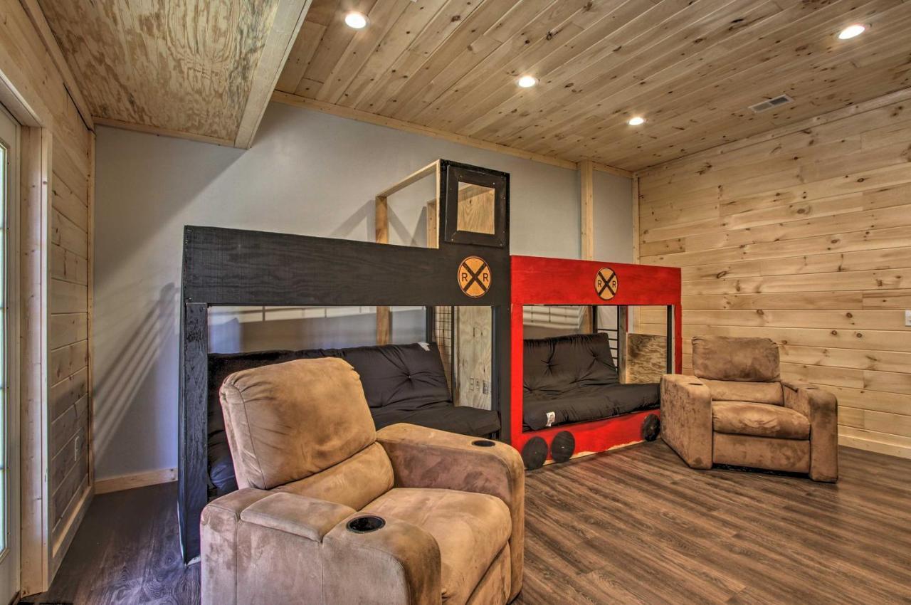 The Phoenix Cabin With Hot Tub In Gatlinburg! Exterior foto