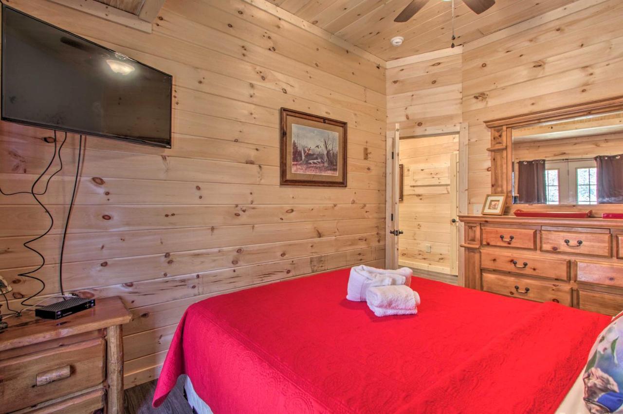 The Phoenix Cabin With Hot Tub In Gatlinburg! Exterior foto