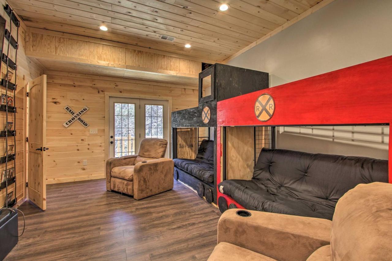 The Phoenix Cabin With Hot Tub In Gatlinburg! Exterior foto